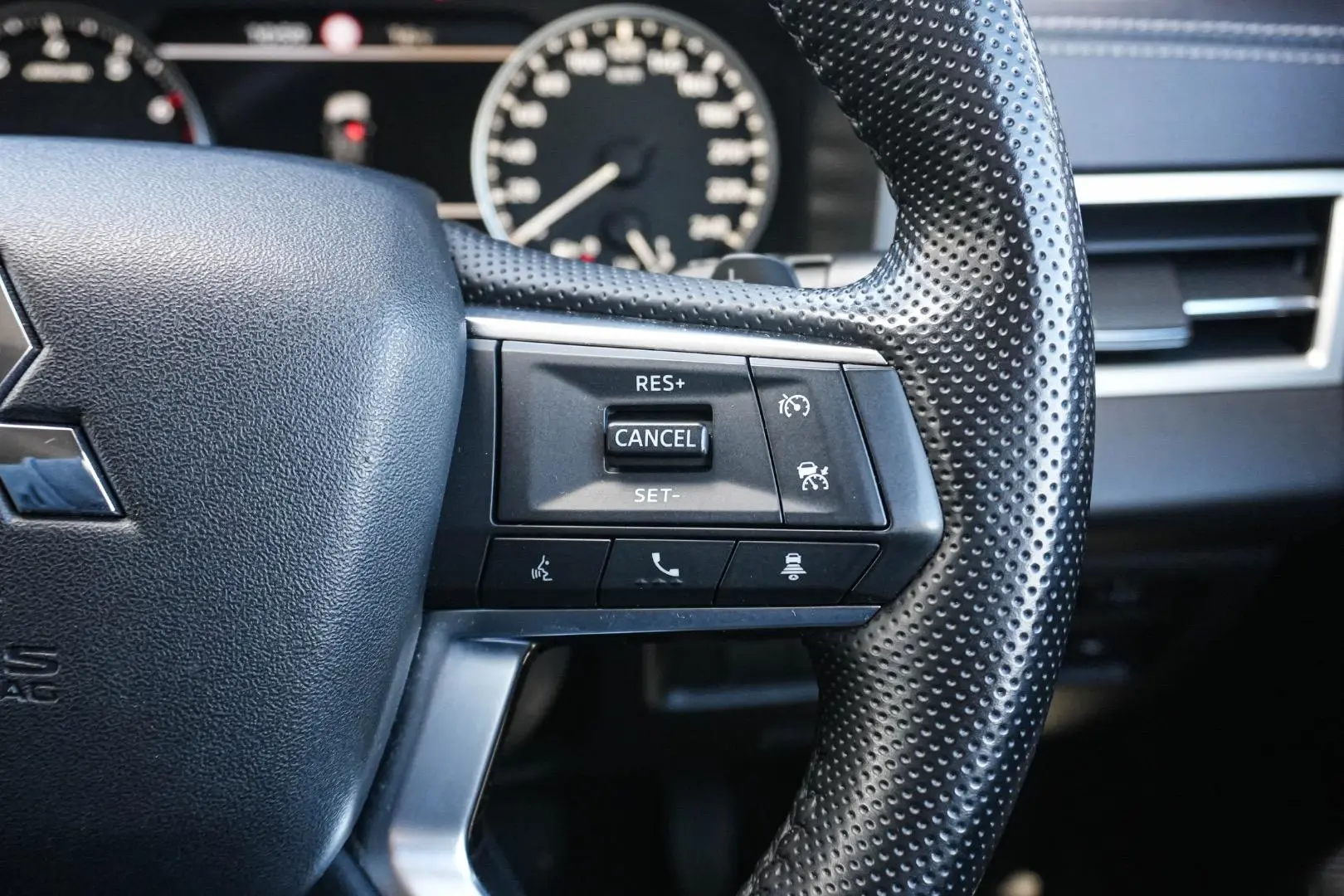 2024 Mitsubishi Outlander Gallery Image 20