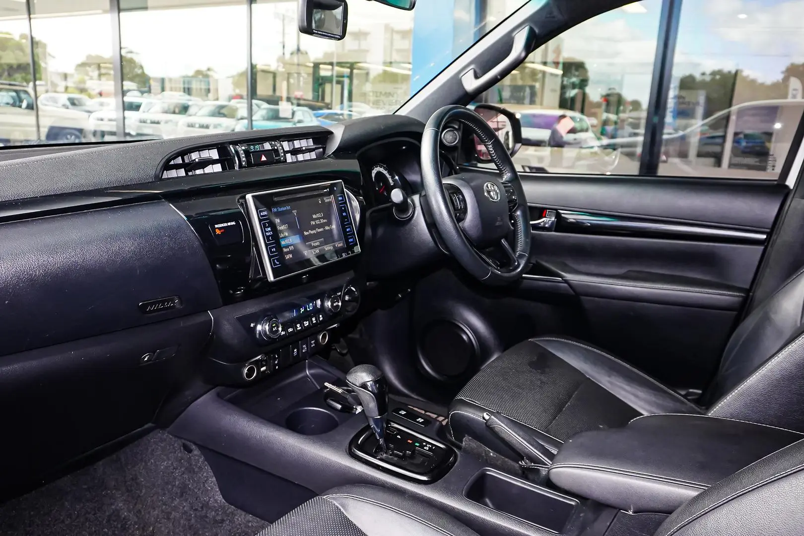 2020 Toyota Hilux Gallery Image 11