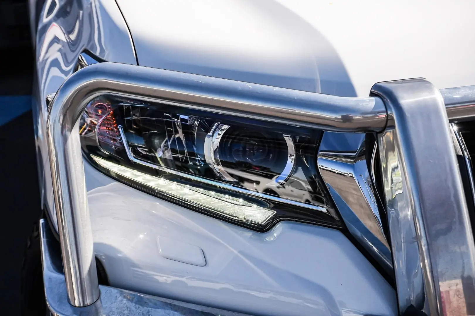 2018 Toyota Landcruiser Prado Gallery Image 12