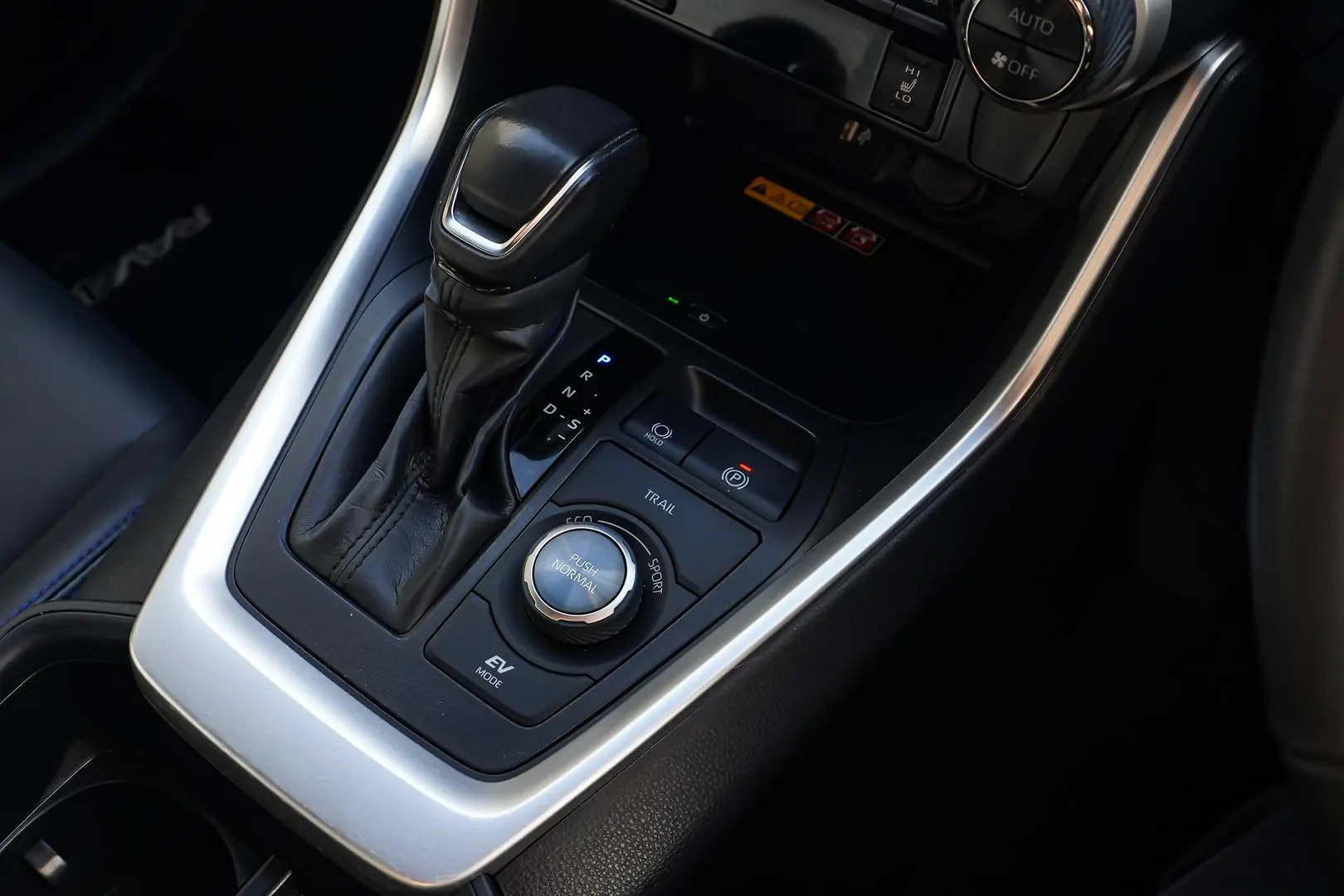 2024 Toyota RAV4 Gallery Image 18