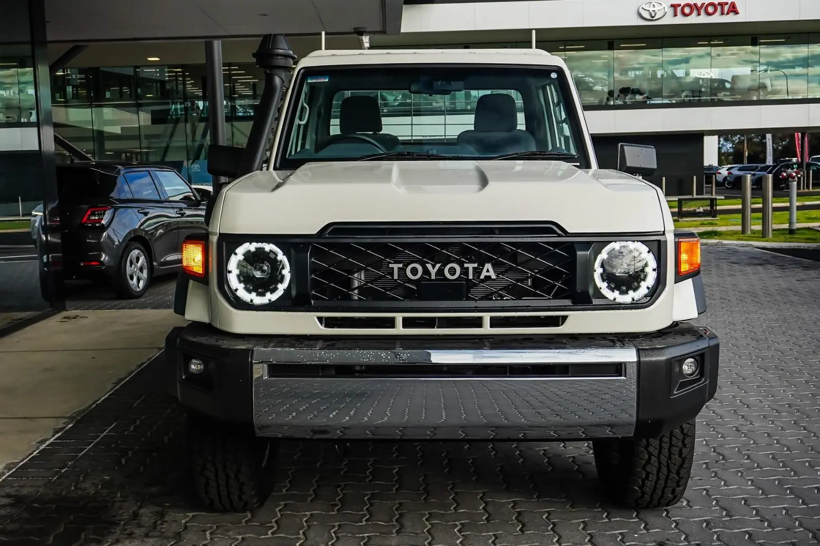 2024 Toyota Landcruiser Gallery Image 4