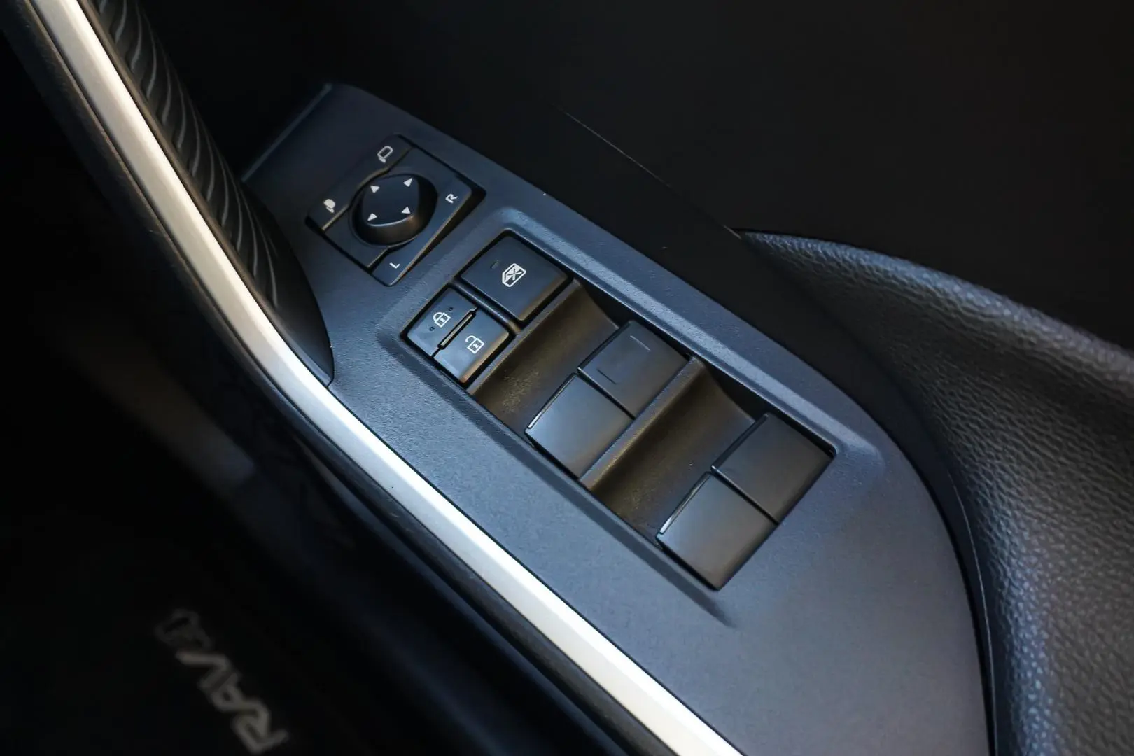 2025 Toyota RAV4 Gallery Image 20