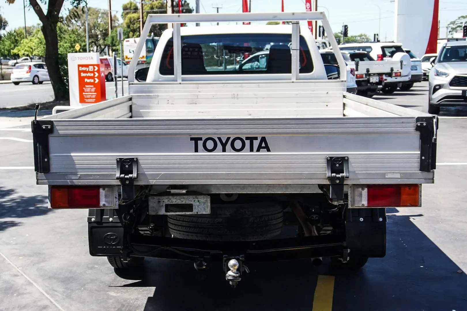 2021 Toyota Hilux Gallery Image 5