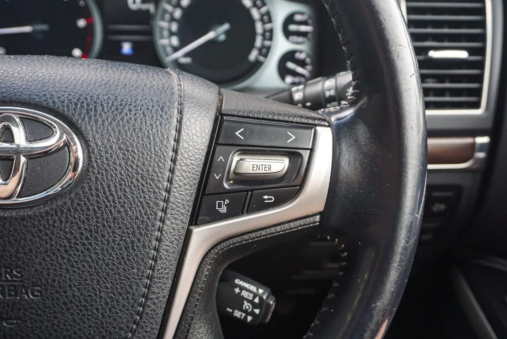 2018 Toyota Landcruiser Gallery Image 20