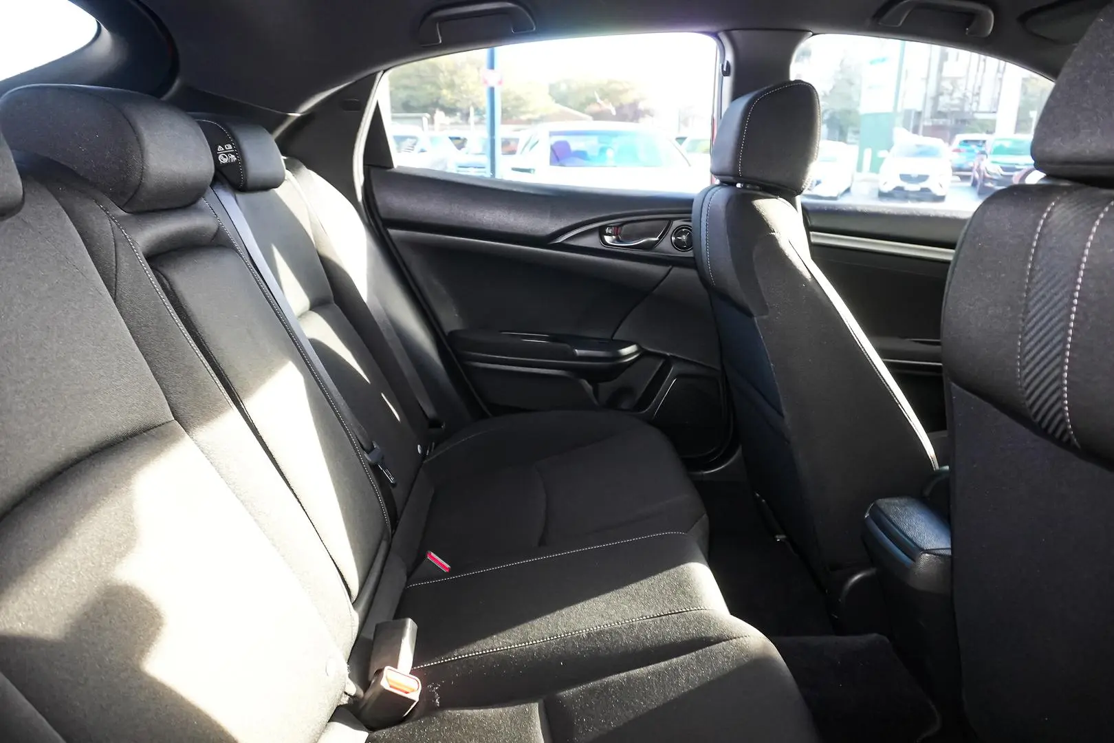 2018 Honda Civic Gallery Image 14