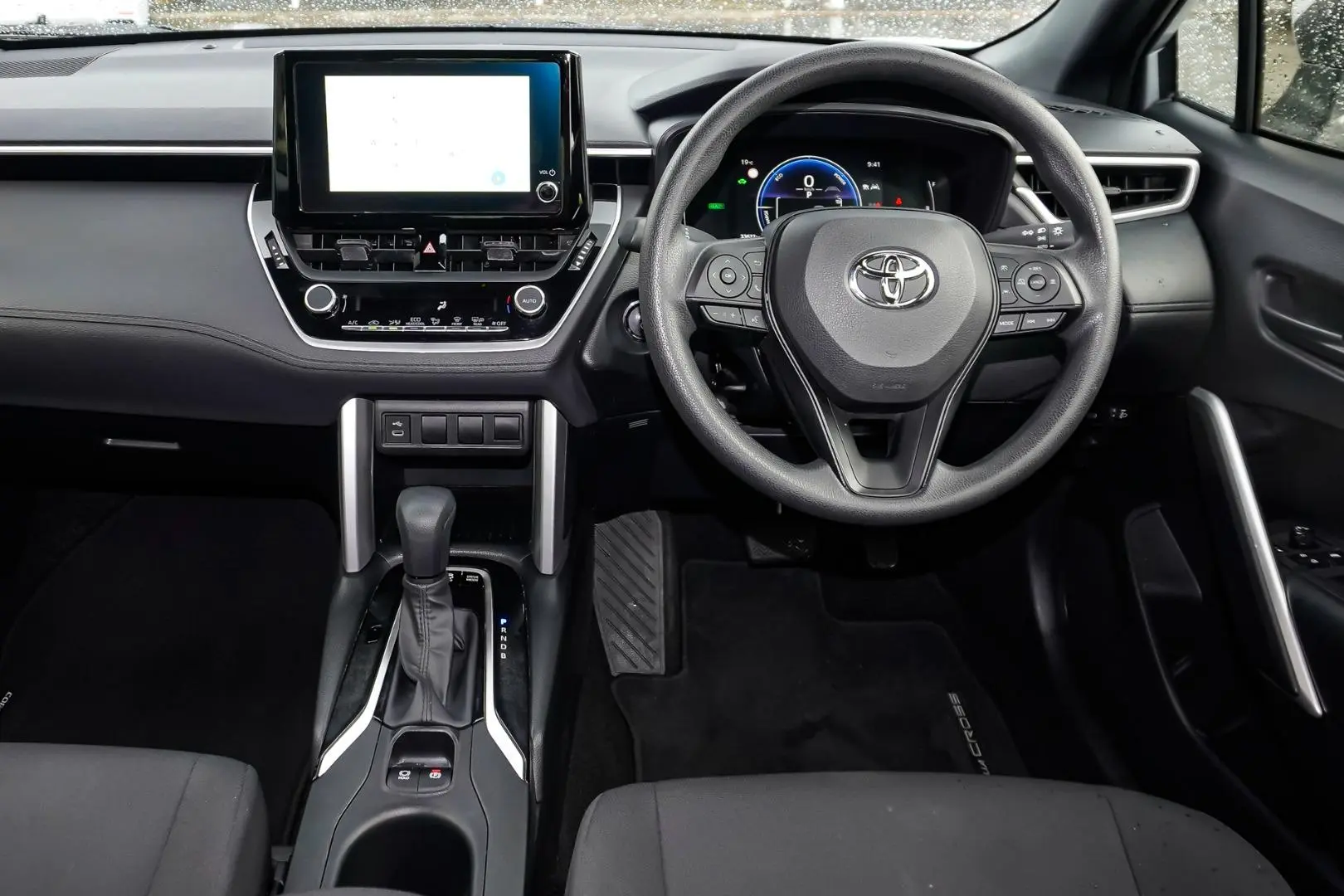 2025 Toyota Corolla Cross Gallery Image 9