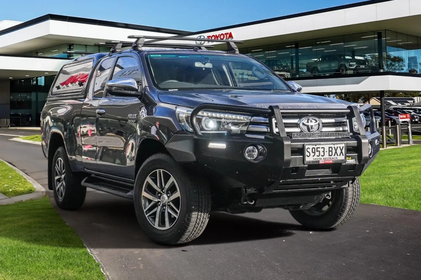 2018 Toyota Hilux Gallery Image 1