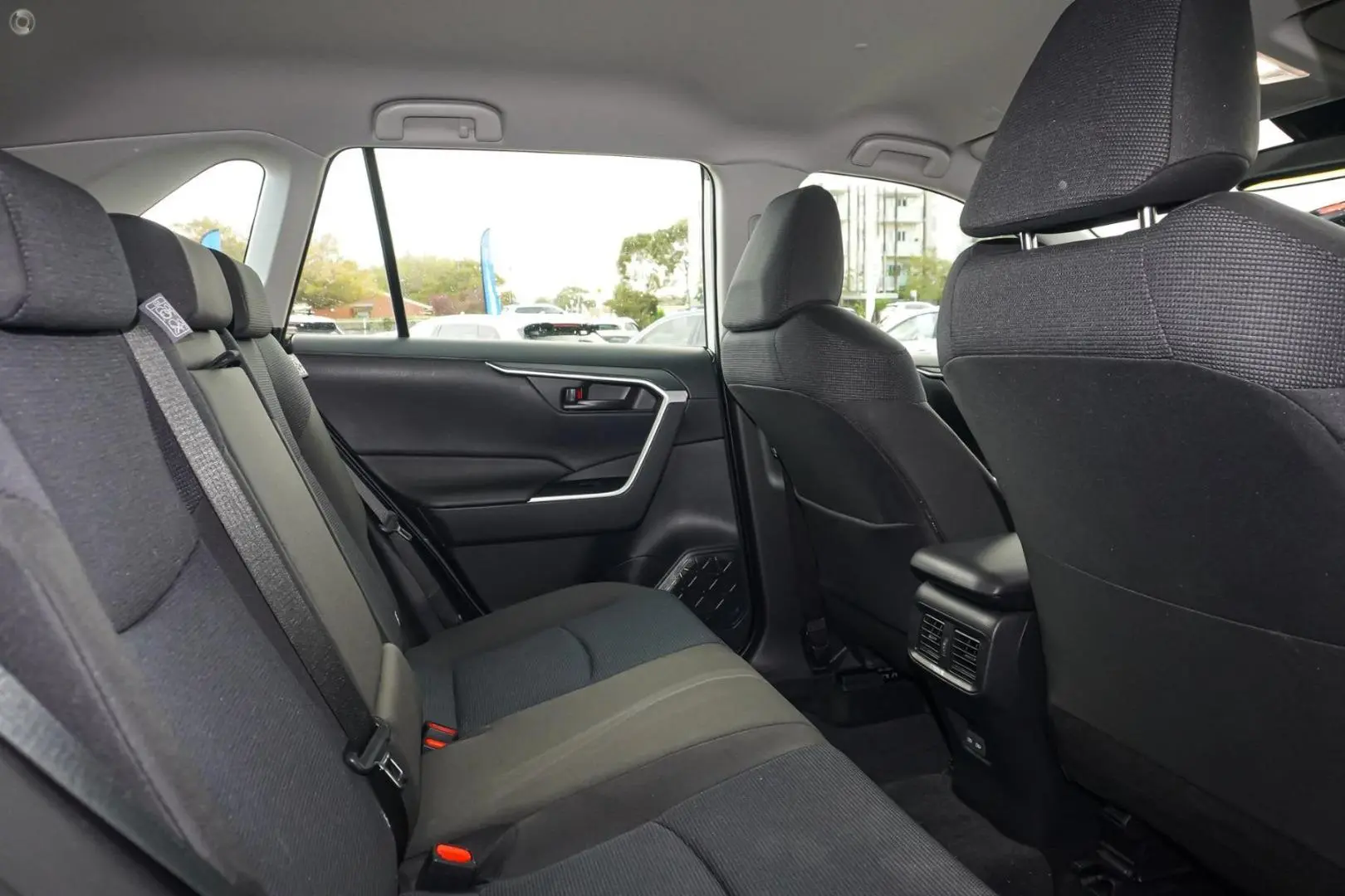 2024 Toyota RAV4 Gallery Image 8
