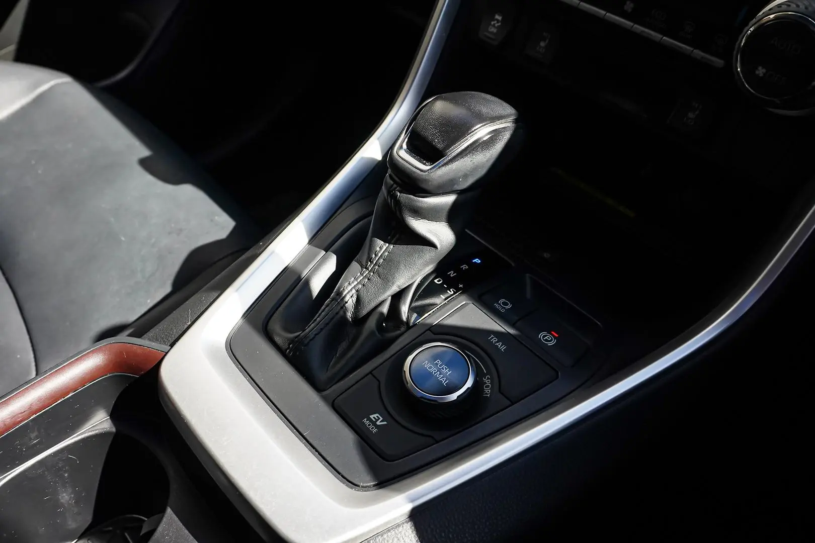 2020 Toyota RAV4 Gallery Image 19