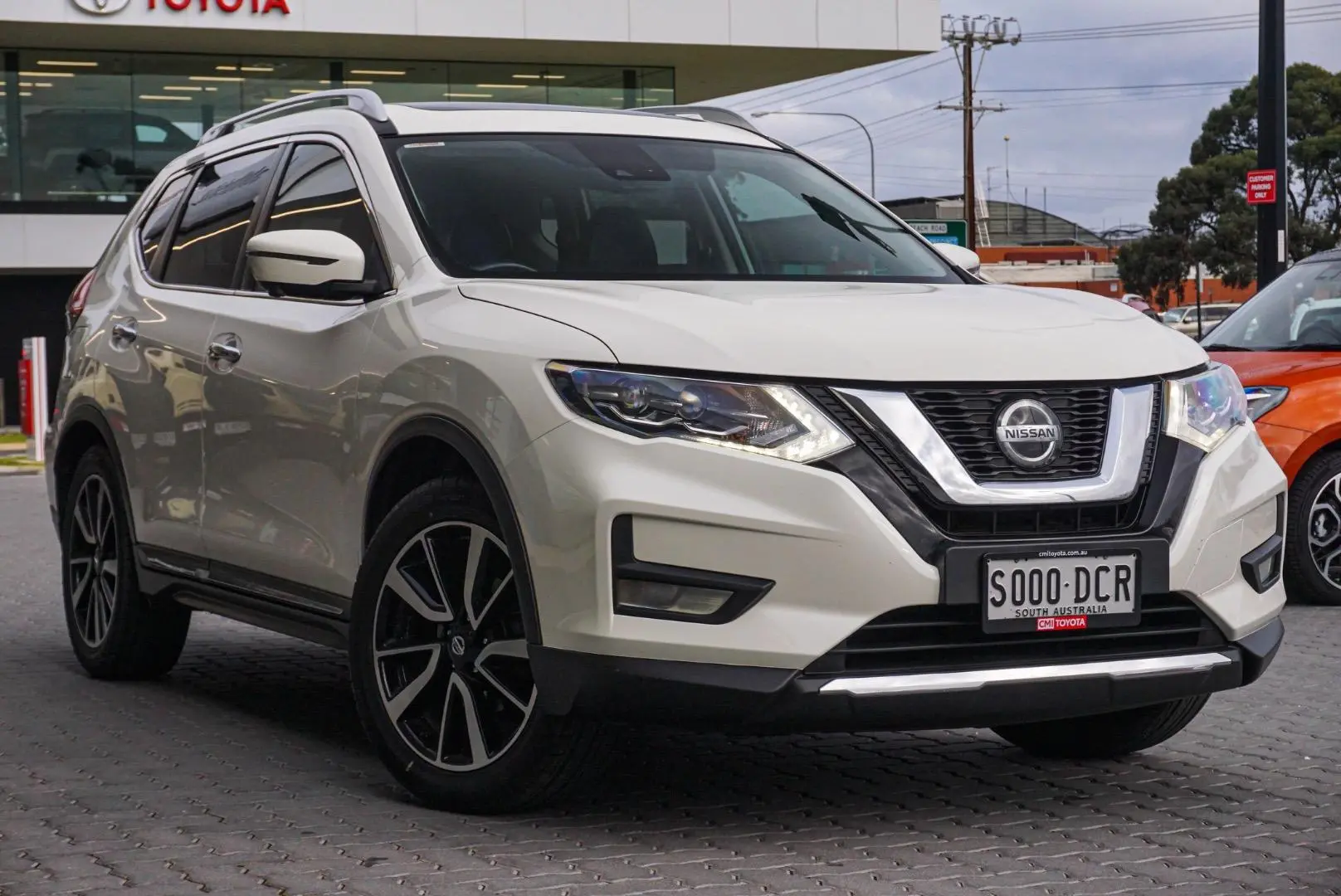 2021 Nissan X-TRAIL Gallery Image 2