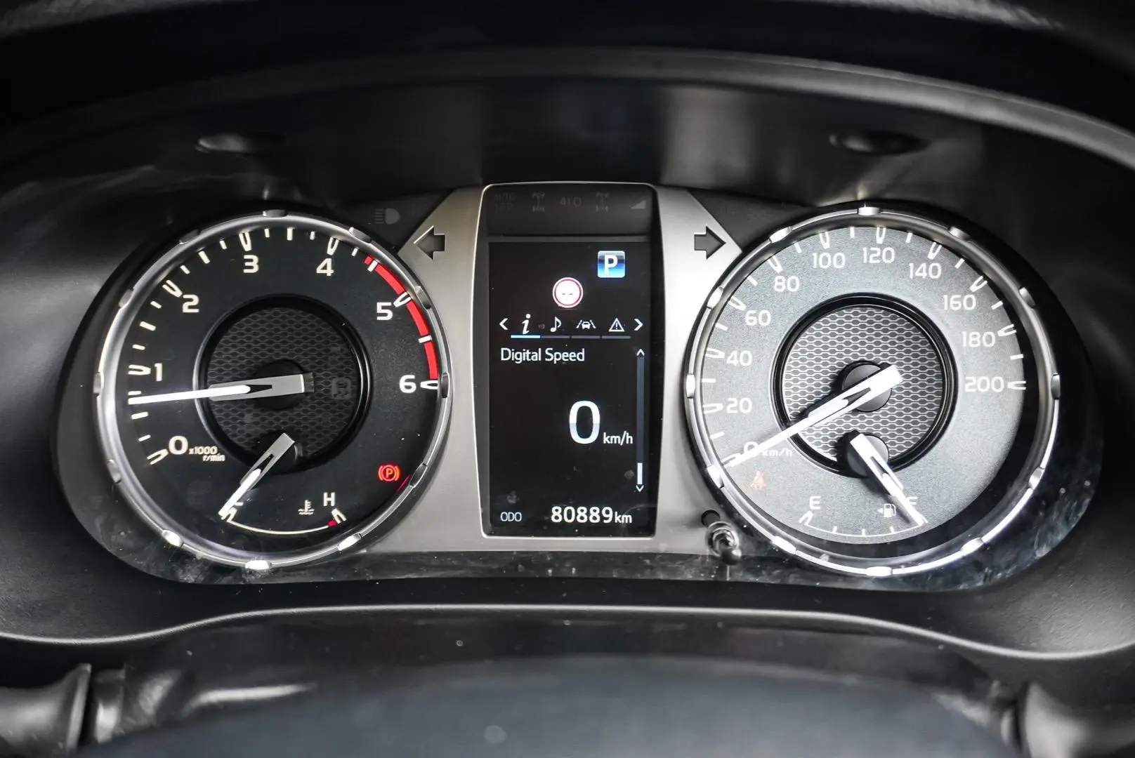 2022 Toyota Hilux Gallery Image 16