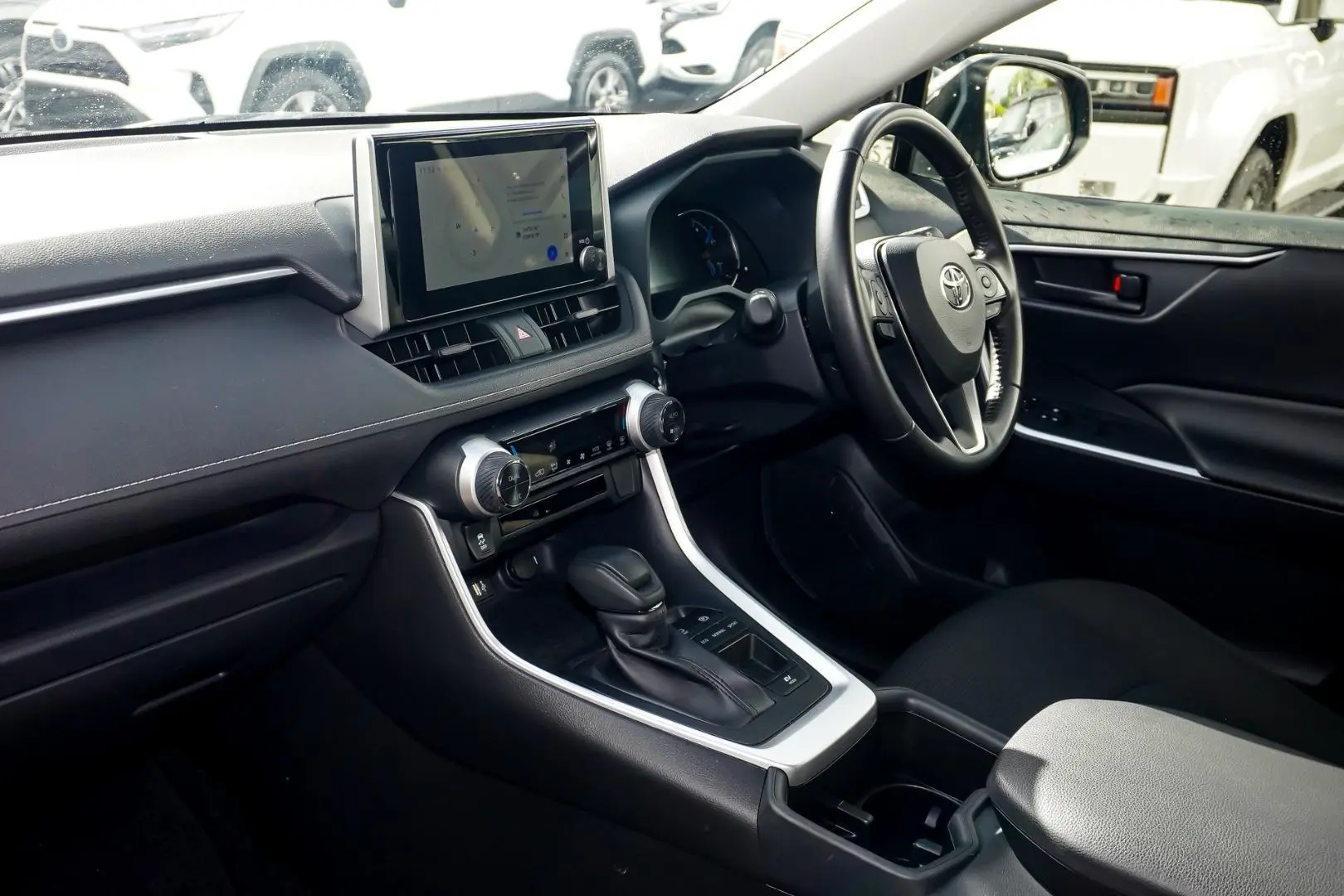 2025 Toyota RAV4 Gallery Image 11