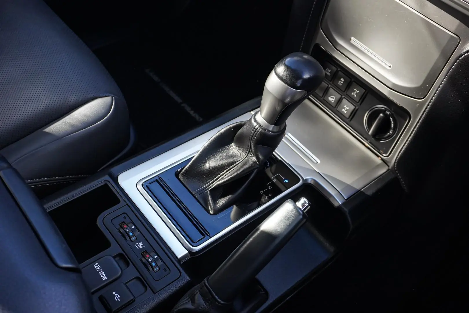 2021 Toyota Landcruiser Prado Gallery Image 18