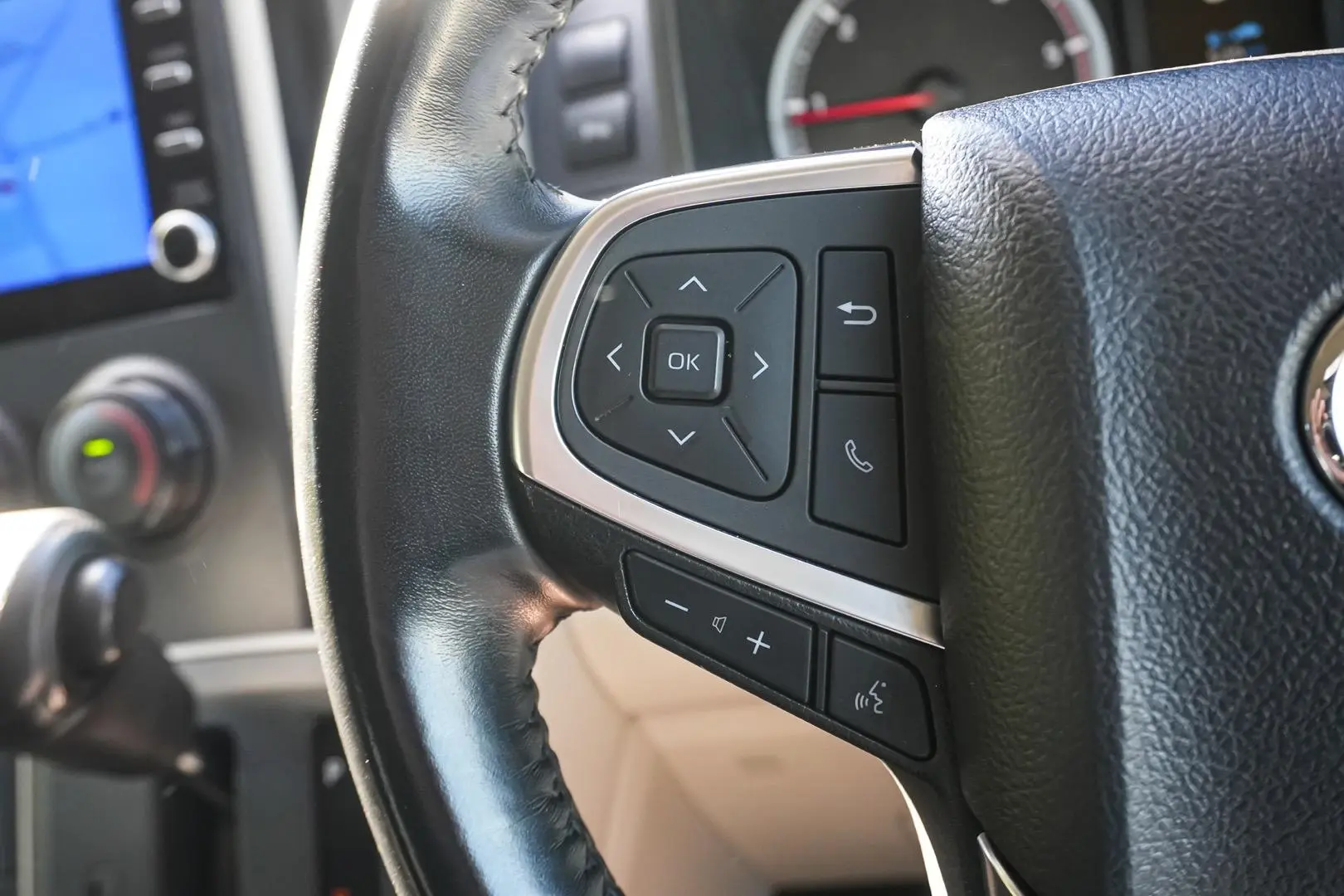 2022 Toyota Hiace Gallery Image 19