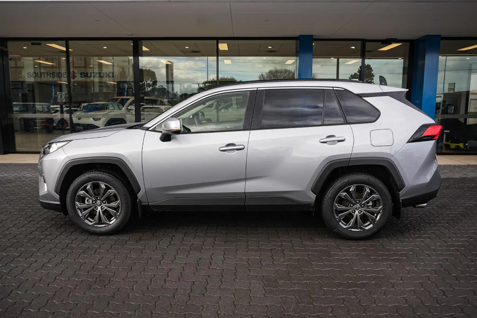 2024 Toyota RAV4 Gallery Image 4