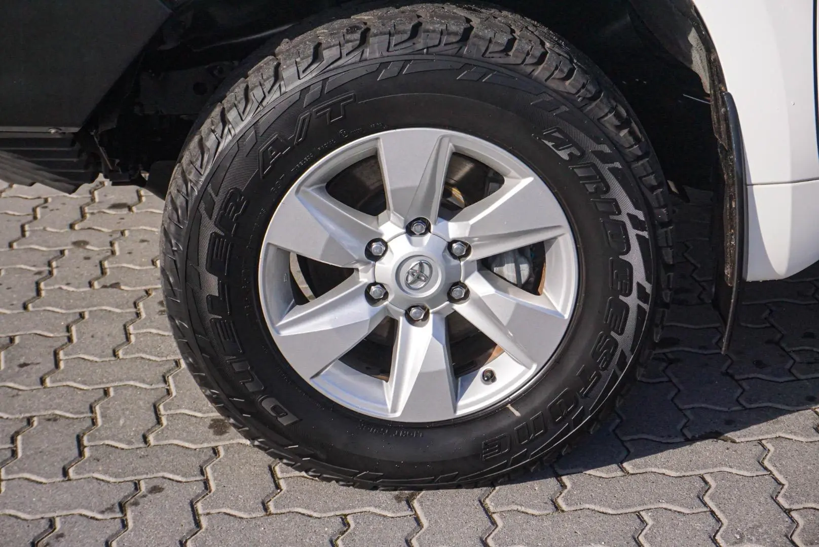 2021 Toyota Landcruiser Prado Gallery Image 13