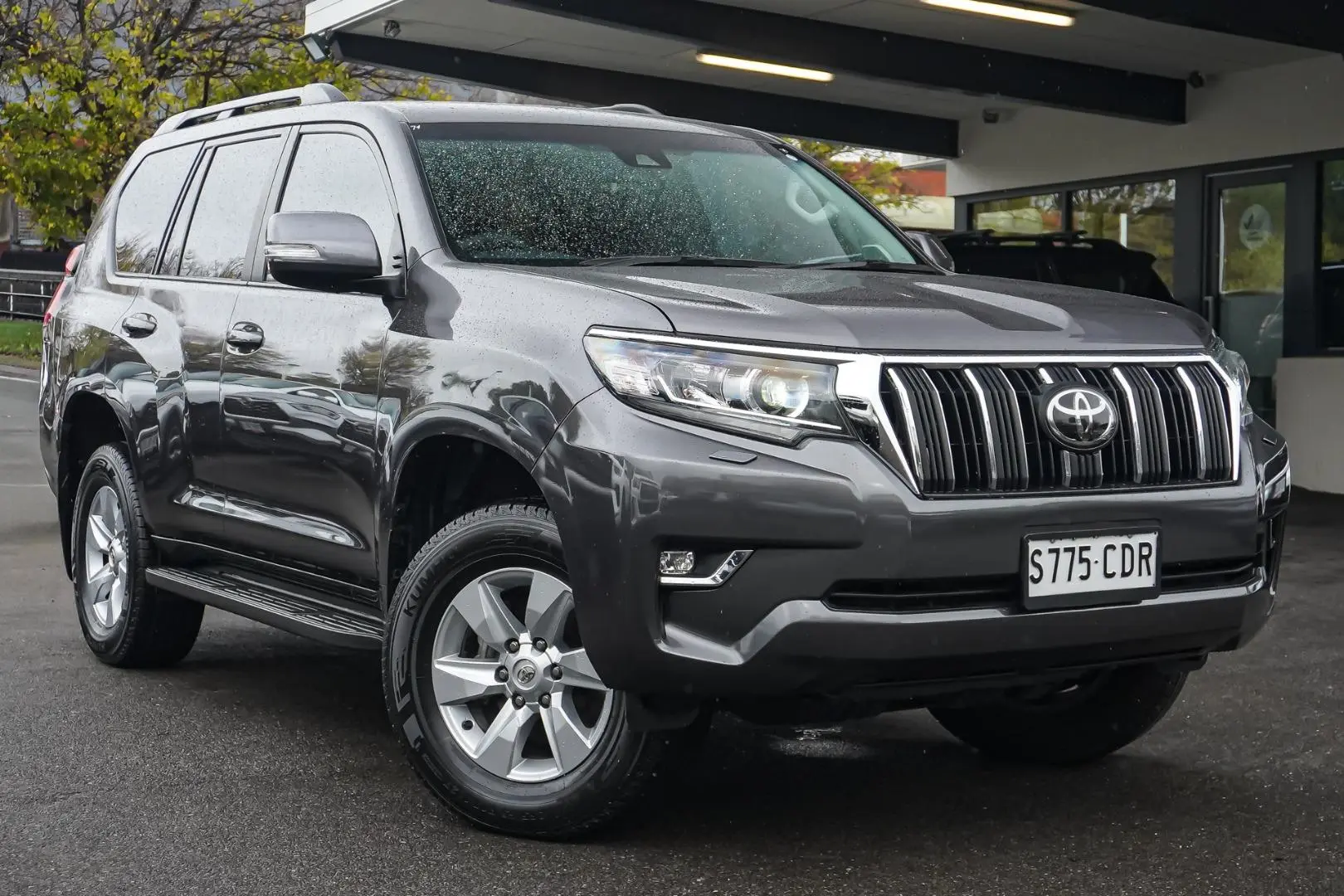 2019 Toyota Landcruiser Prado Gallery Image 2