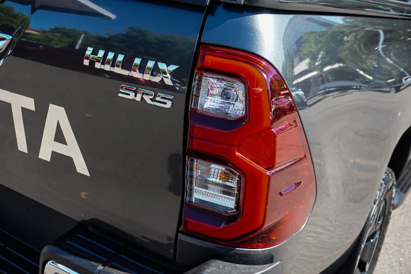 2022 Toyota Hilux Gallery Image 15