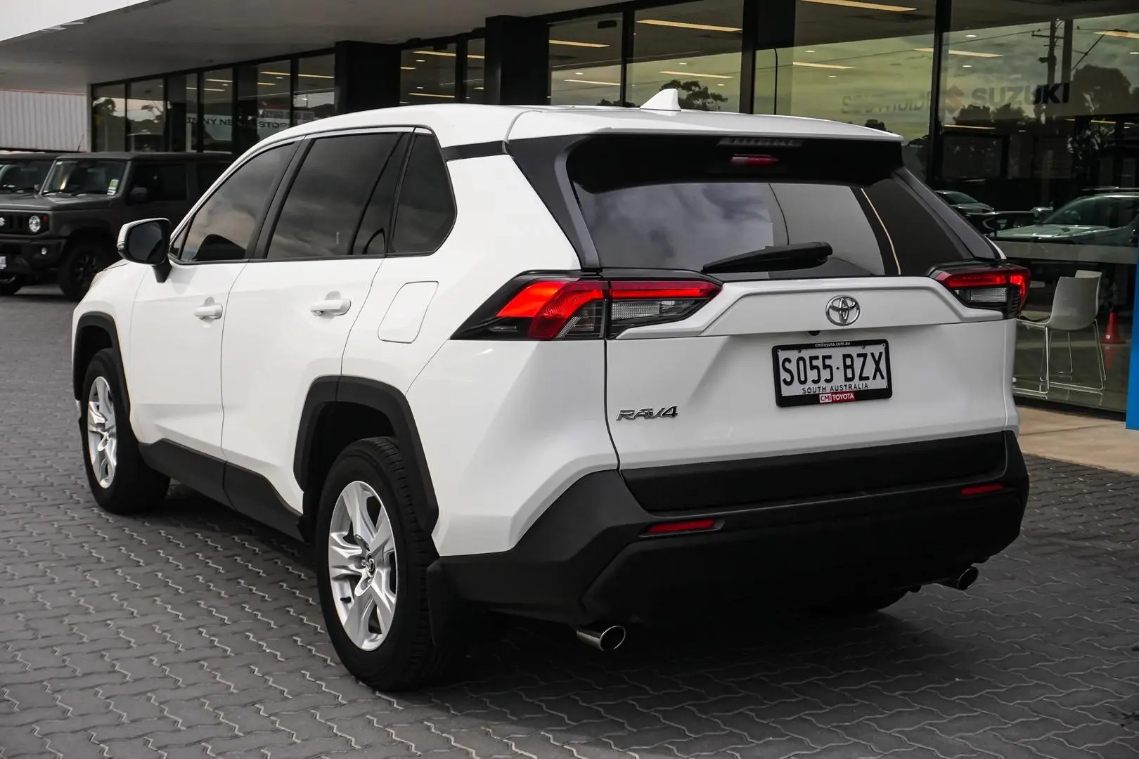 2019 Toyota RAV4 Gallery Image 3