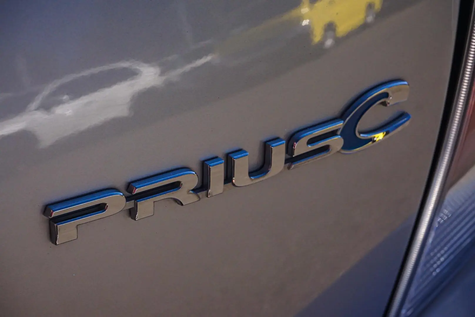 2018 Toyota Prius C Gallery Image 15