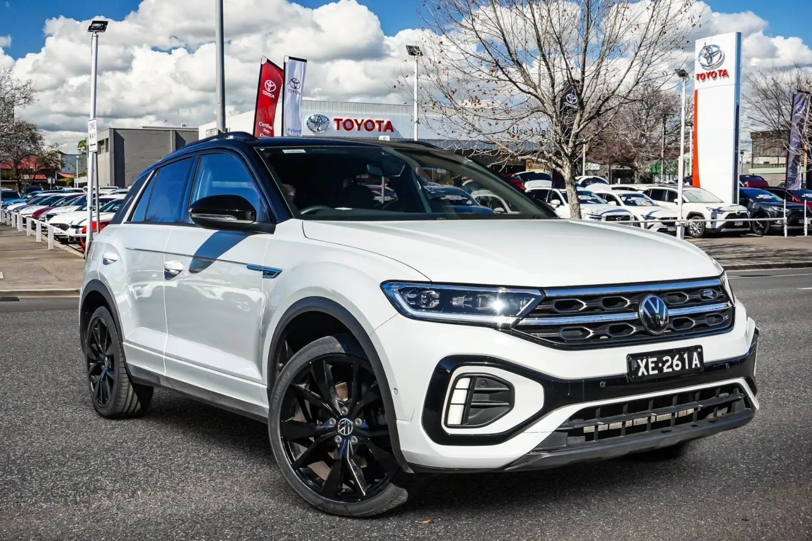2023 Volkswagen T-Roc Image