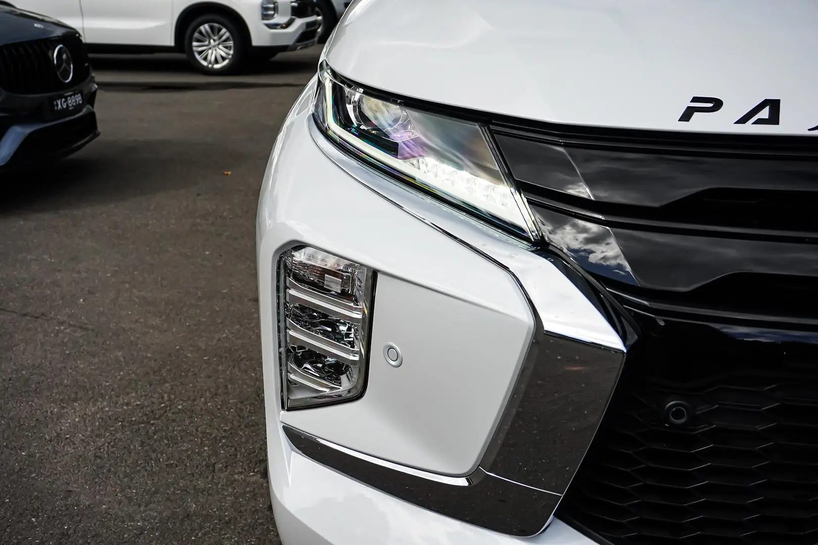 2022 Mitsubishi Pajero Sport Gallery Image 13