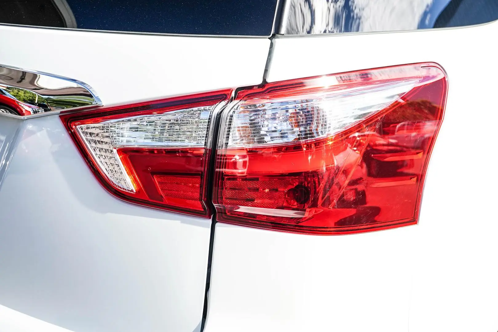 2020 Isuzu MU-X Gallery Image 13