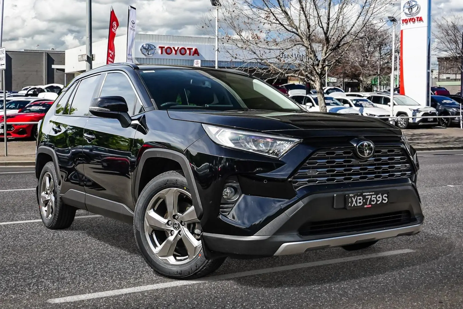 2021 Toyota RAV4 Gallery Image 1