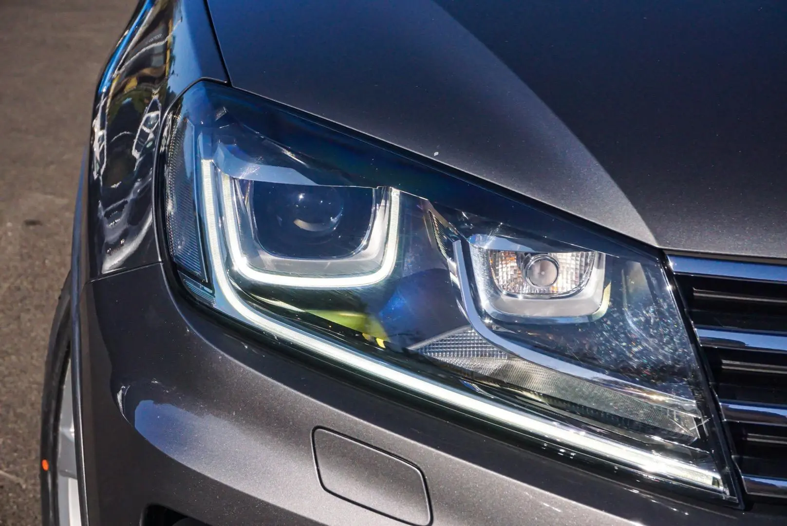 2017 Volkswagen Touareg Gallery Image 11