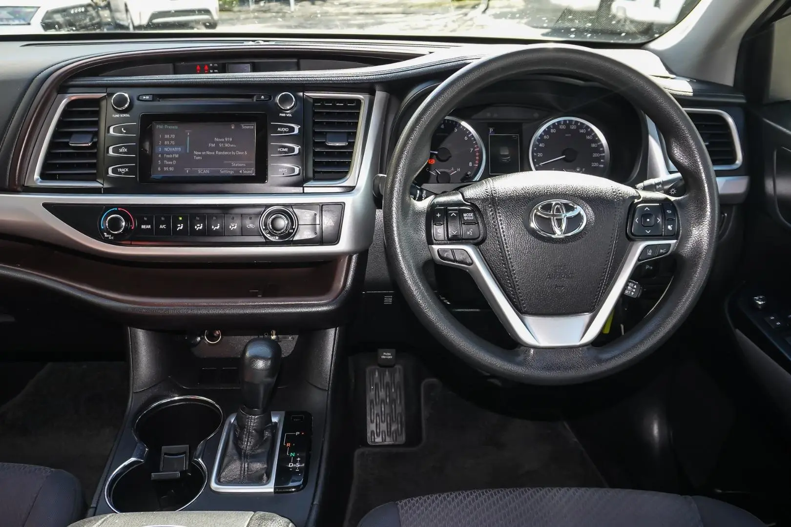 2018 Toyota Kluger Gallery Image 8