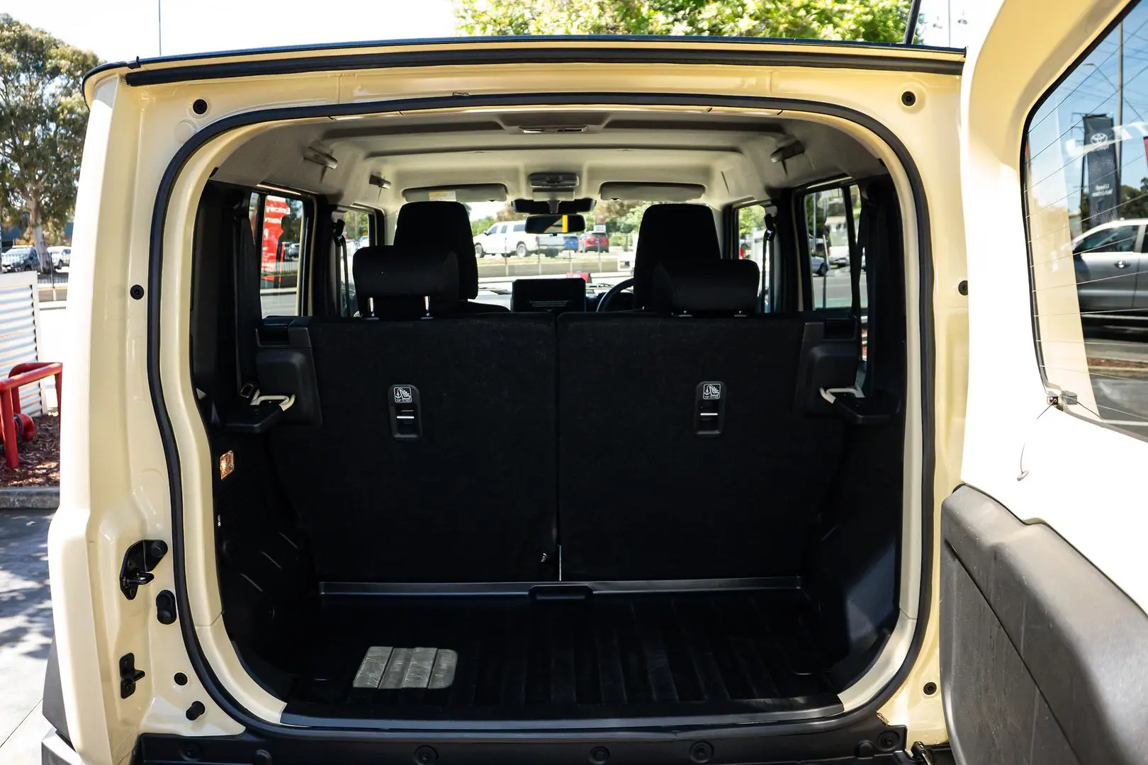 2023 Suzuki Jimny Gallery Image 10