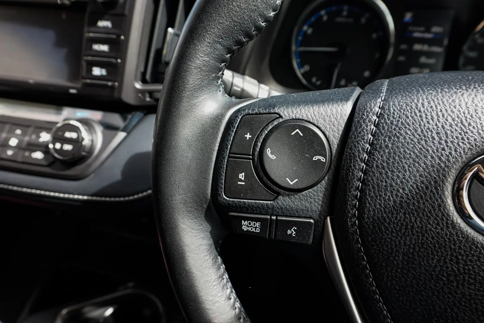 2018 Toyota RAV4 Gallery Image 19