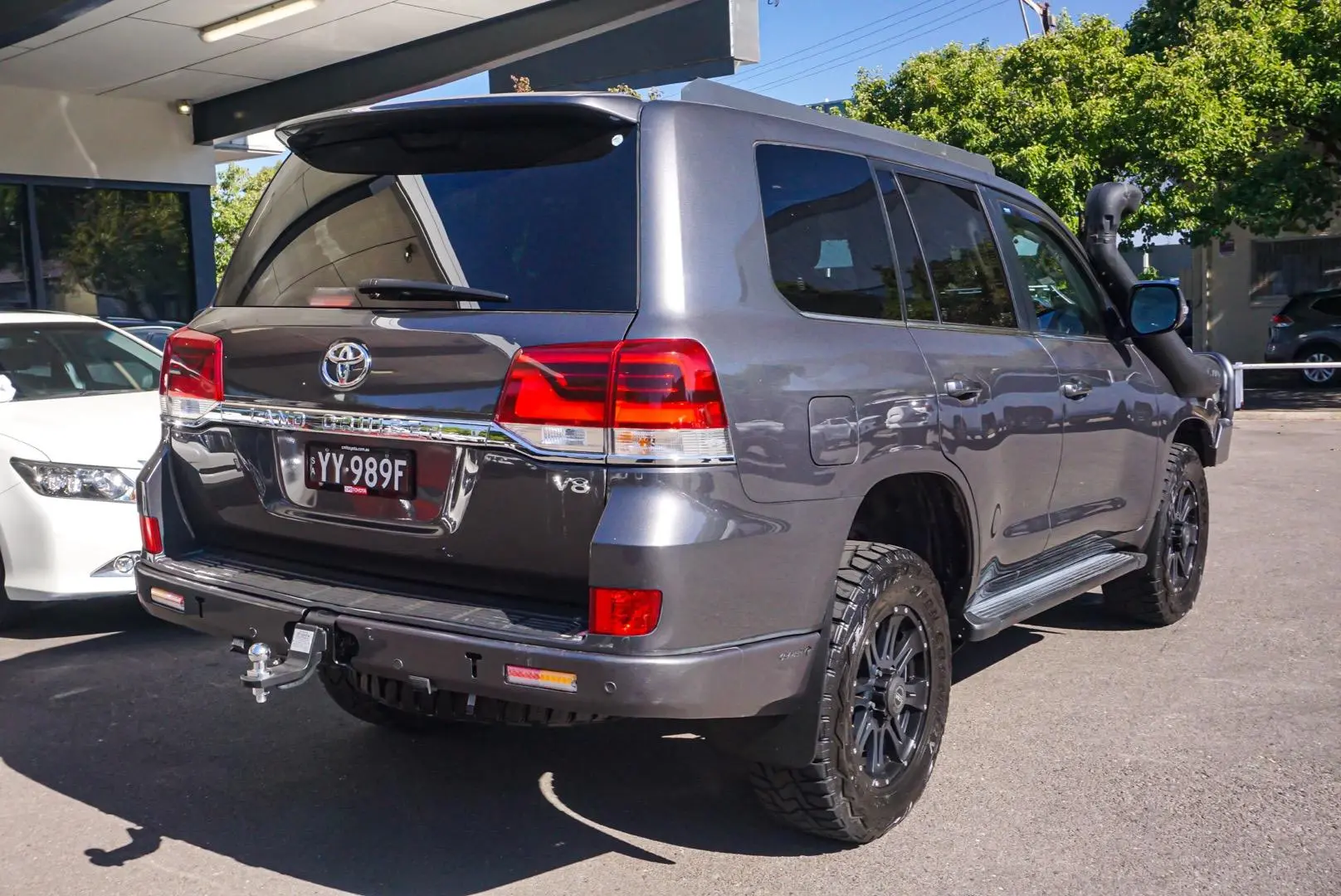 2016 Toyota Landcruiser Gallery Image 3