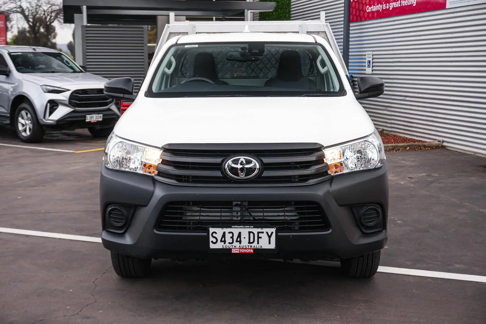 2025 Toyota Hilux Gallery Image 5
