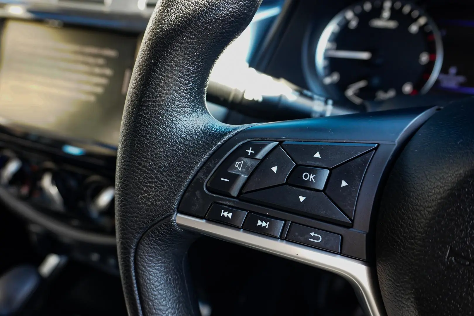 2023 Nissan Navara Gallery Image 17