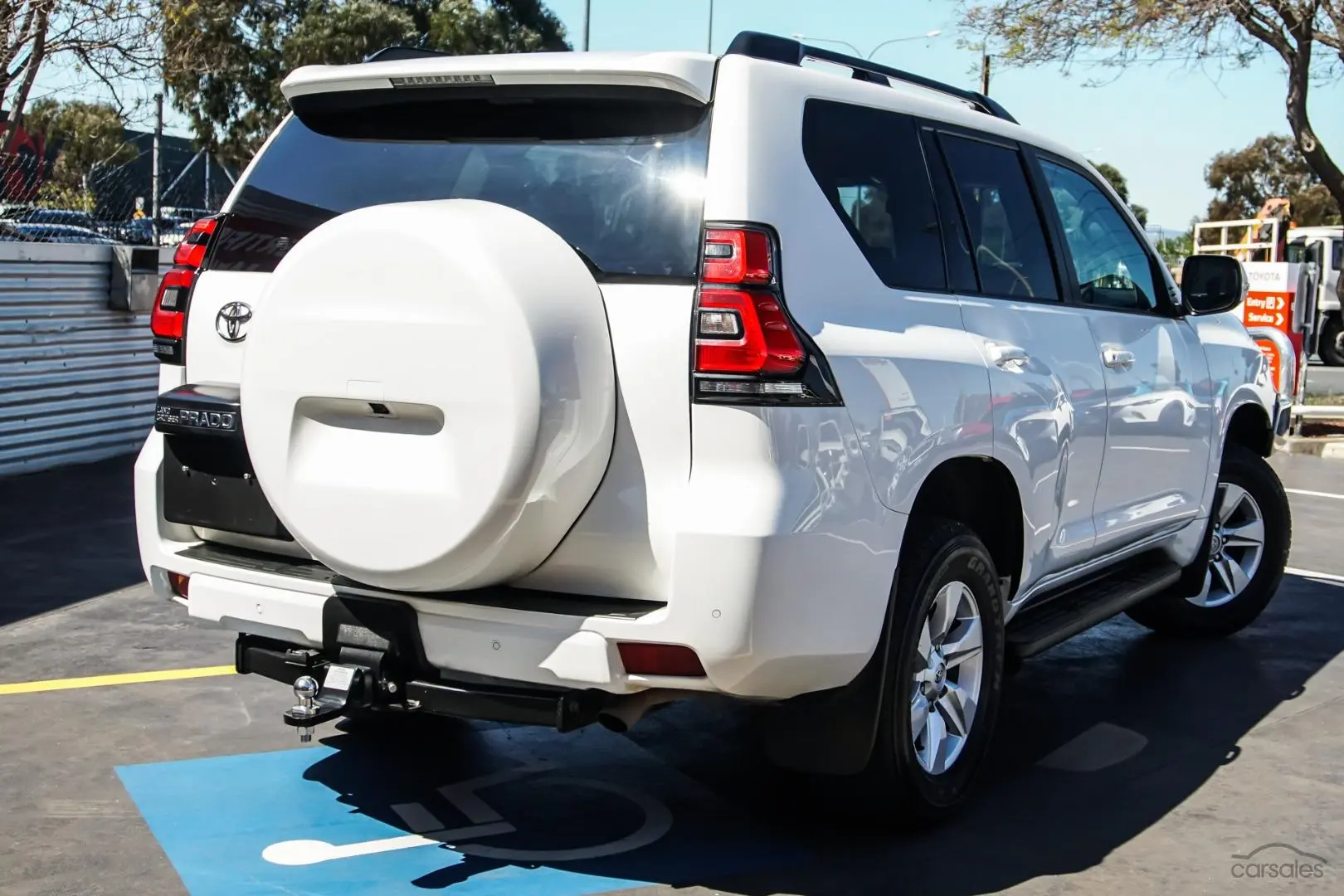 2020 Toyota Landcruiser Prado Image 2