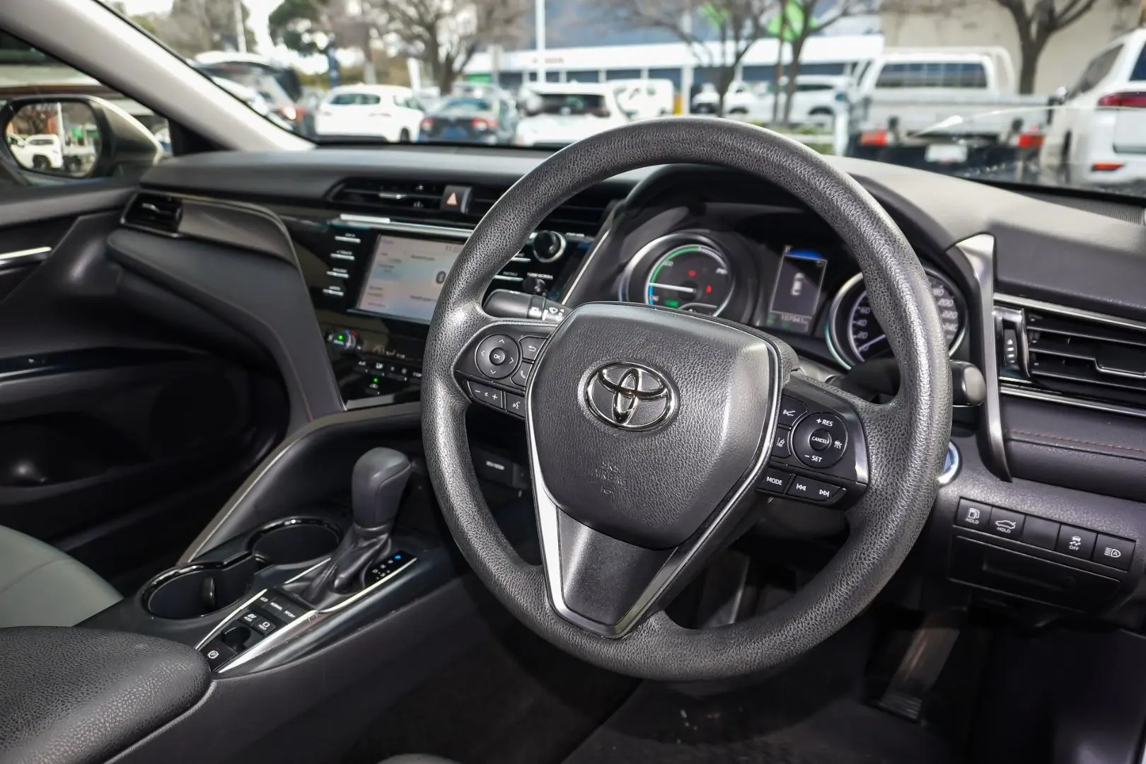 2019 Toyota Camry Gallery Image 6