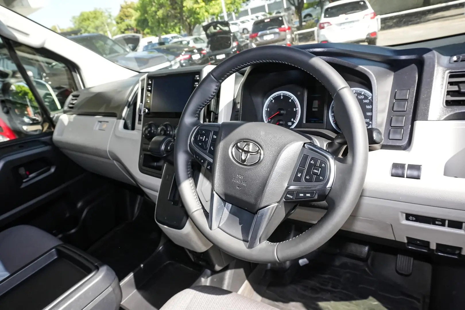 2022 Toyota Hiace Gallery Image 7