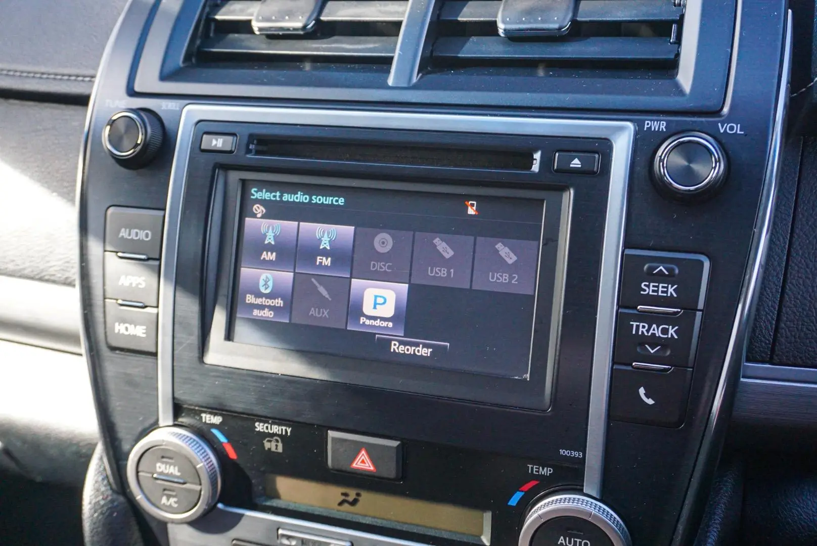 2015 Toyota Camry Gallery Image 22