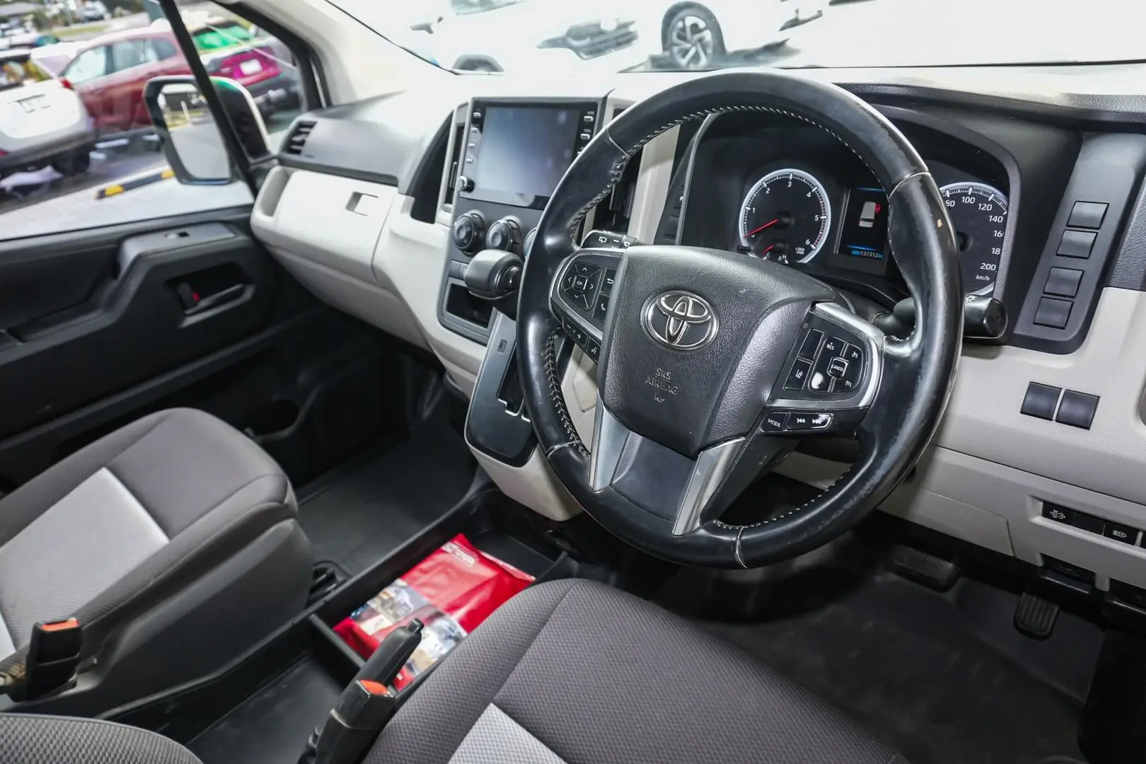 2020 Toyota Hiace Gallery Image 7