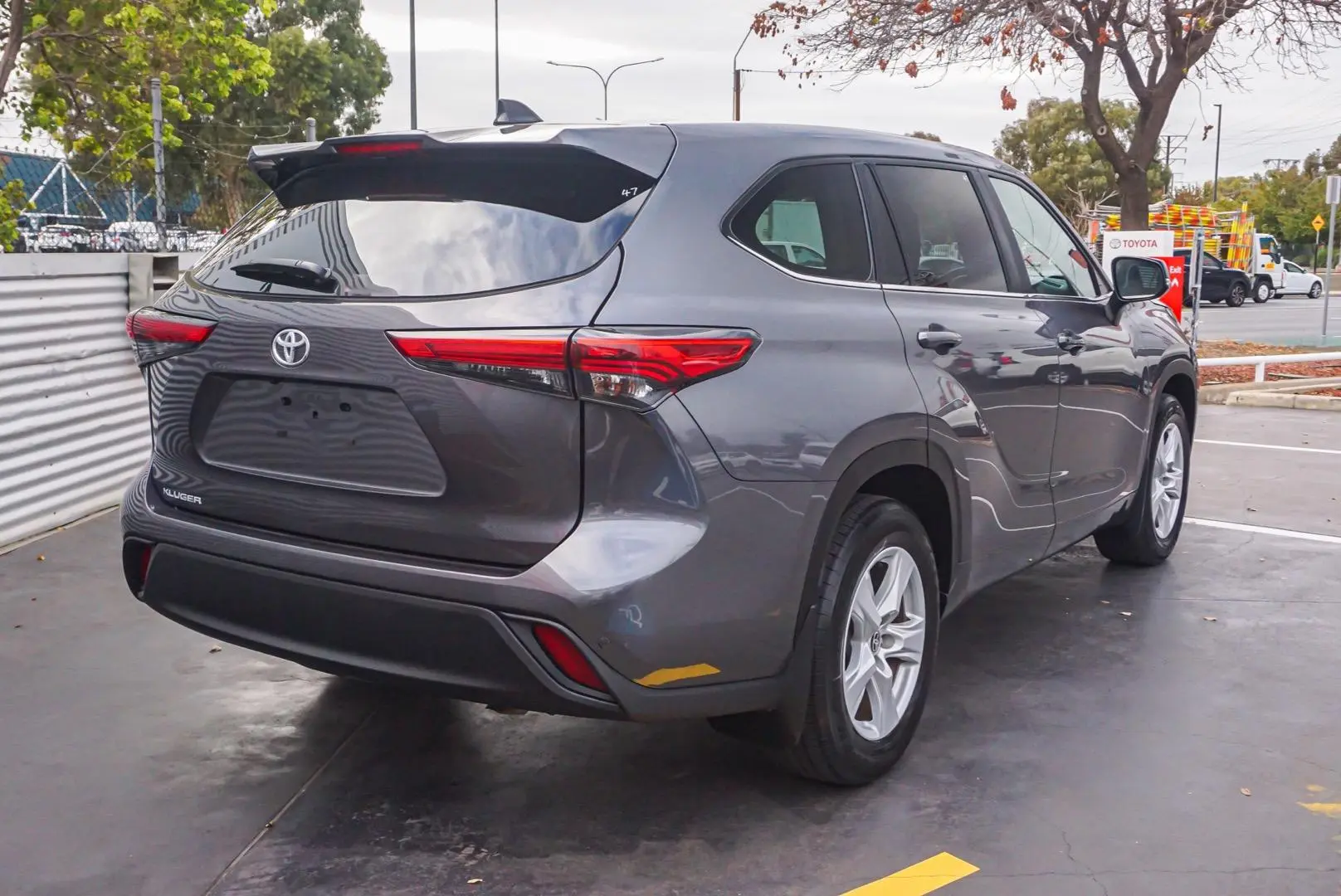 2023 Toyota Kluger Gallery Image 2
