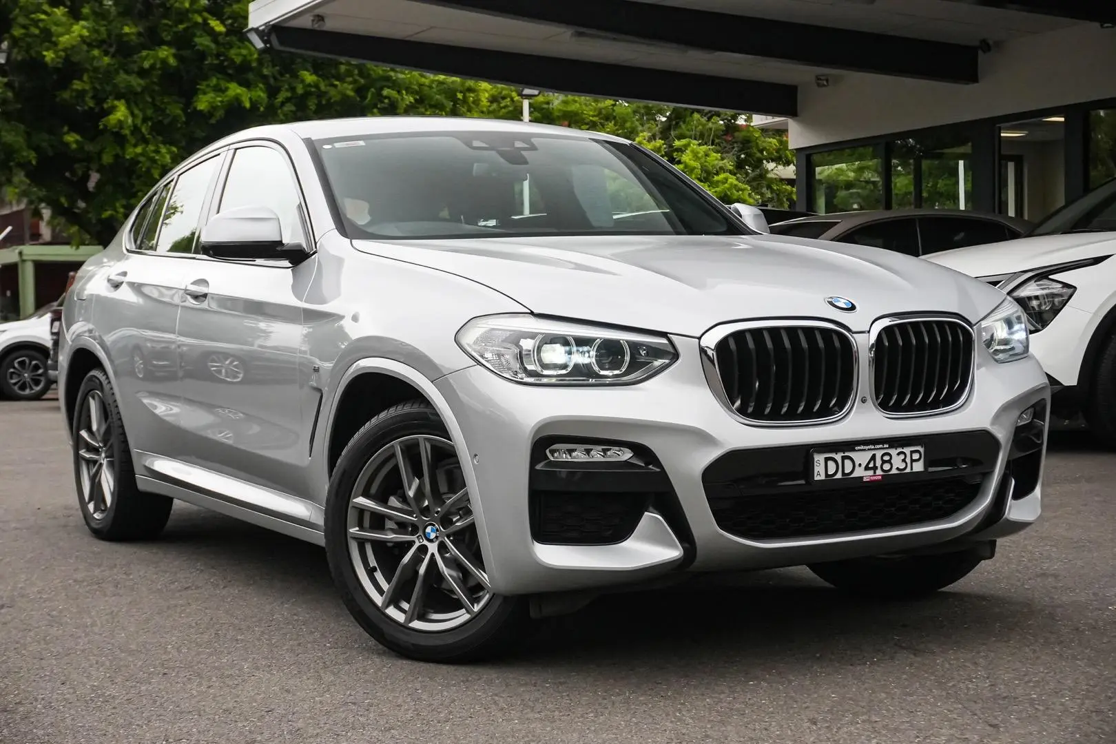 2019 BMW X4 Gallery Image 2