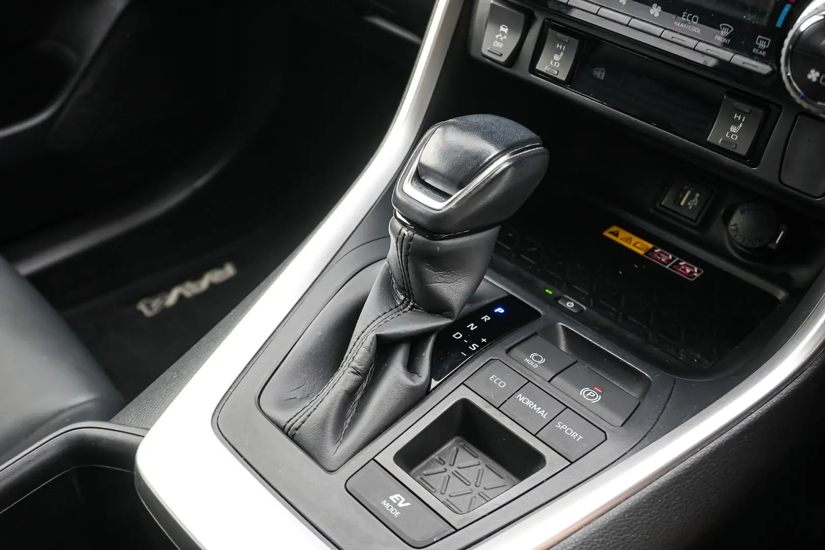 2024 Toyota RAV4 Gallery Image 19