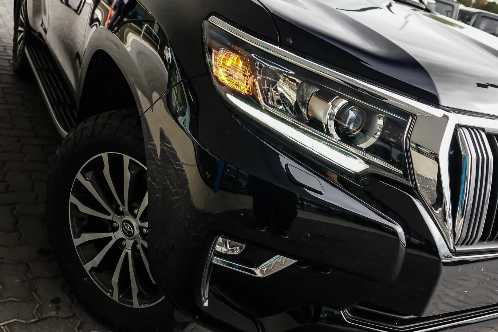 2021 Toyota Landcruiser Prado Gallery Image 12