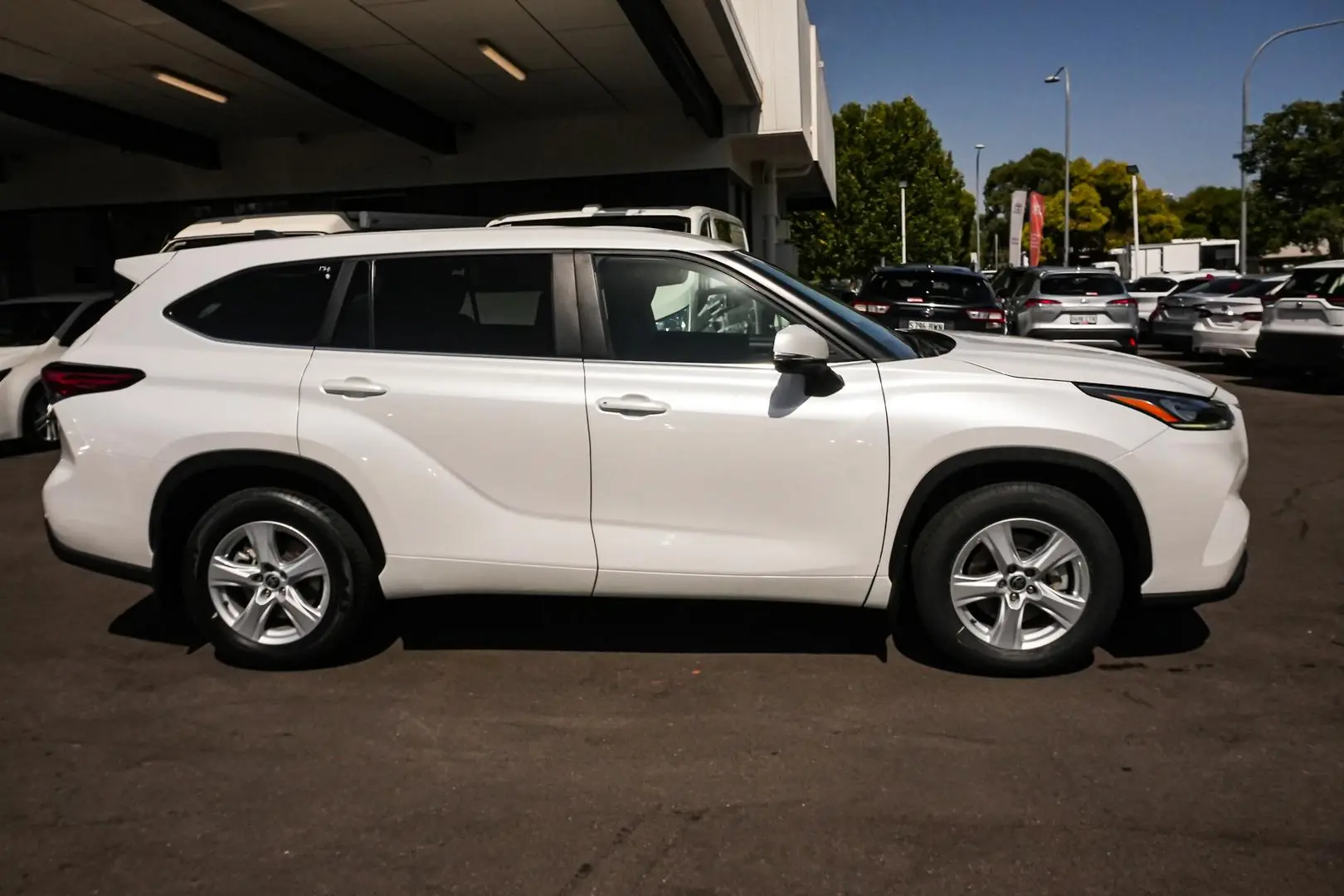 2023 Toyota Kluger Gallery Image 4