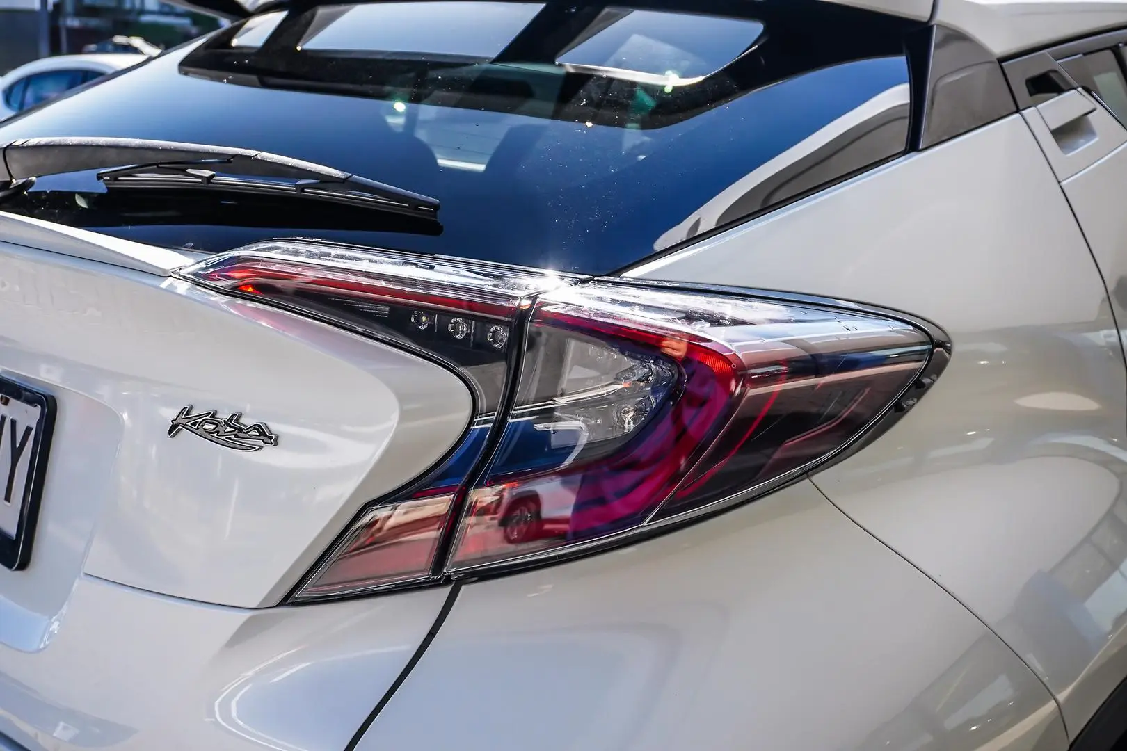 2017 Toyota C-HR Gallery Image 14