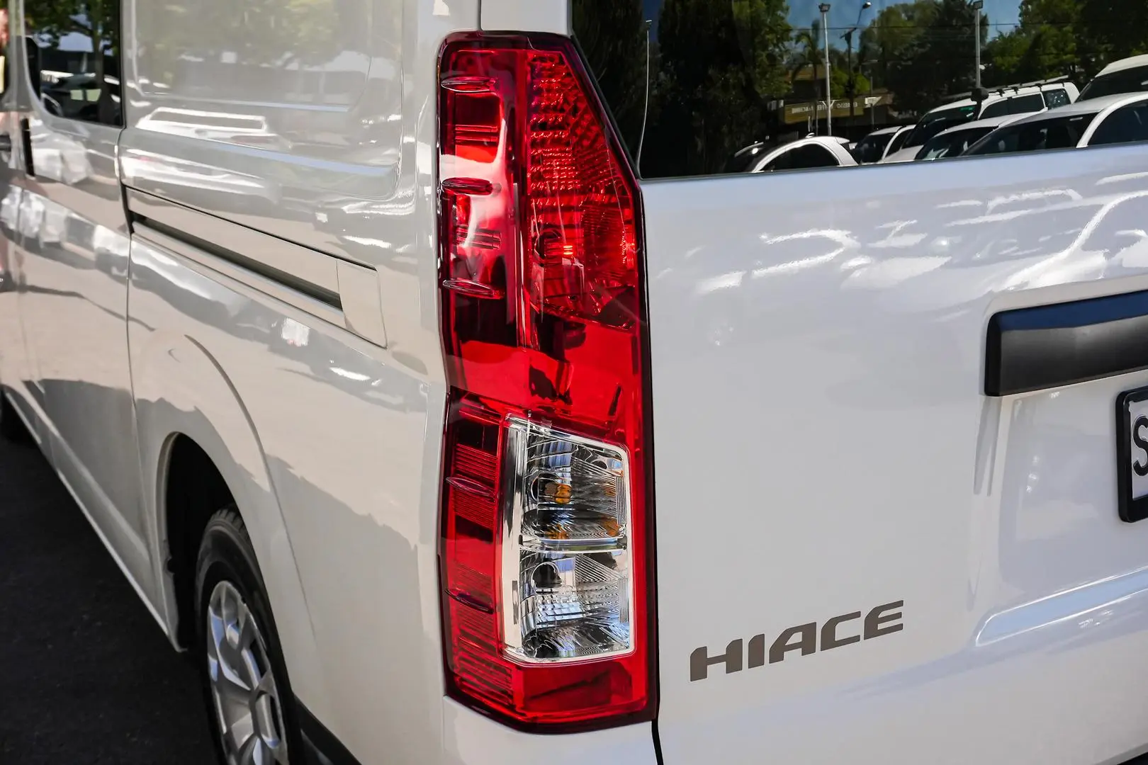 2020 Toyota Hiace Gallery Image 8