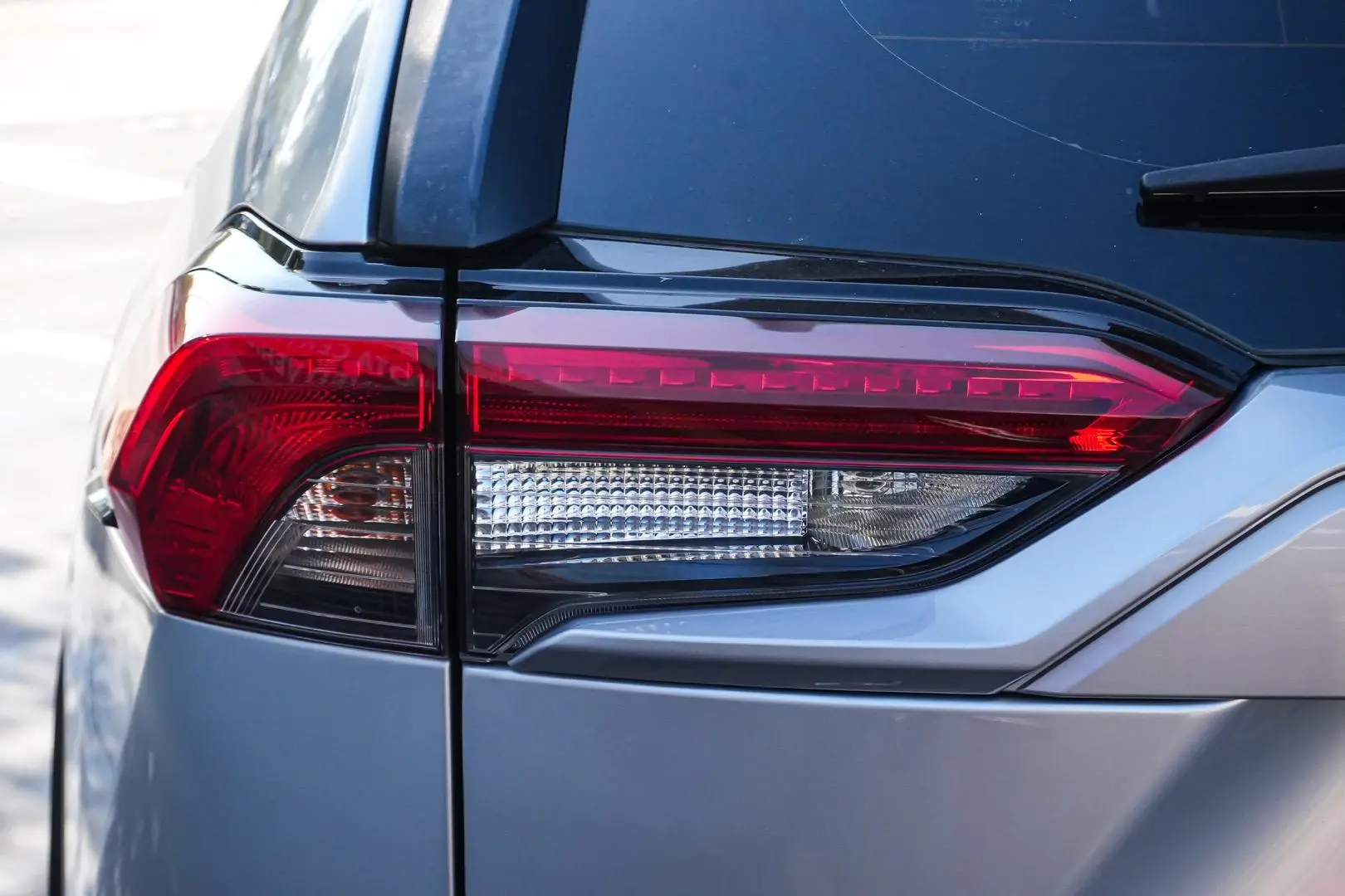 2019 Toyota RAV4 Gallery Image 8