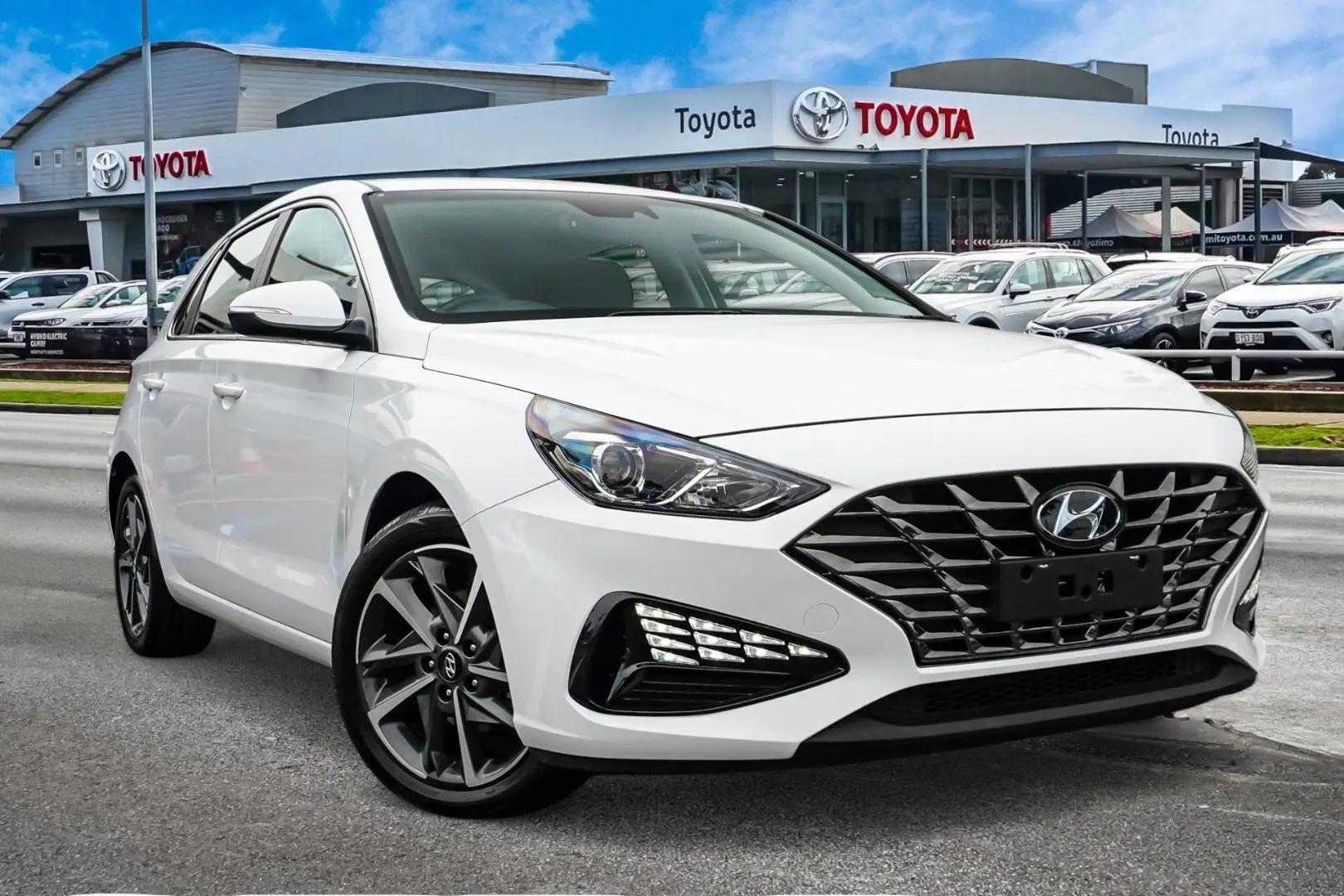 2022 Hyundai i30 Gallery Image 1