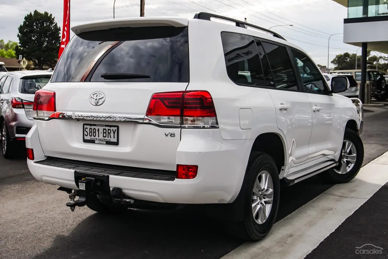 2017 Toyota Landcruiser Image 2